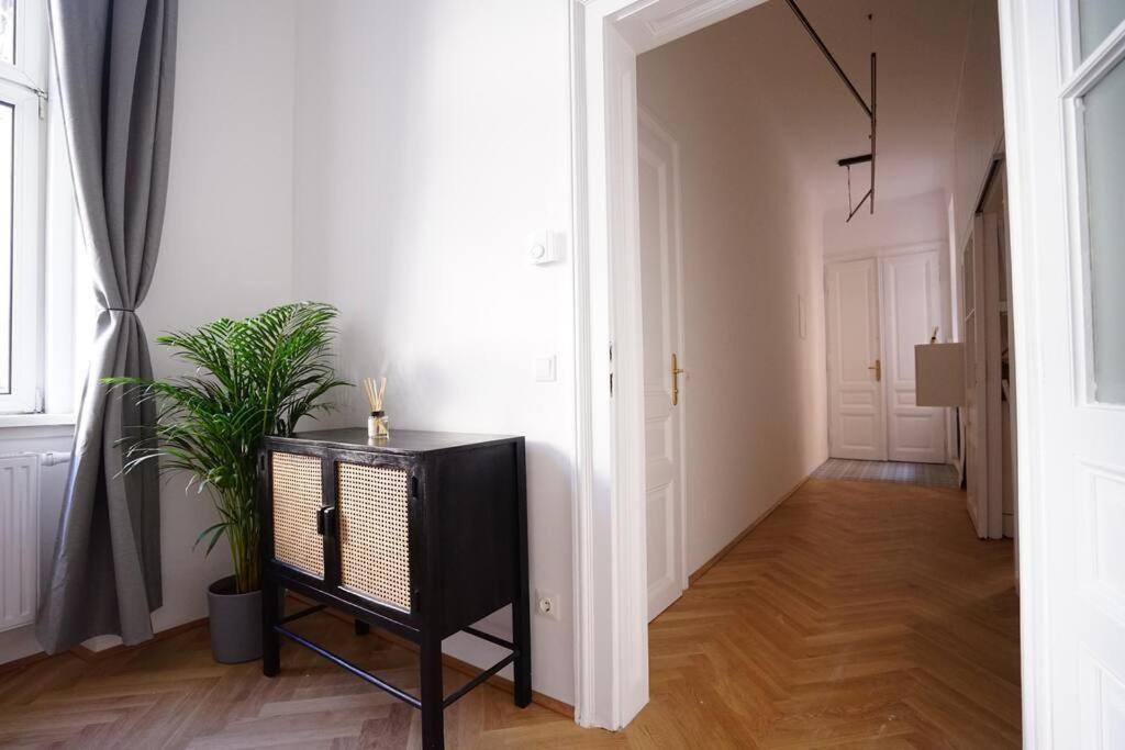 Boutique Suite Near Museum District Vienna Esterno foto
